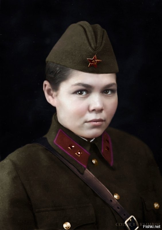 Какая красавица! Как и все эти девушки, воевавшие и не задумываясь отдававшие свои жизни за Родину :