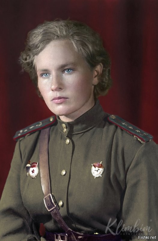 Какая красавица! Как и все эти девушки, воевавшие и не задумываясь отдававшие свои жизни за Родину :