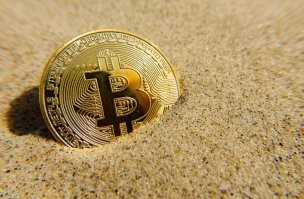 у меня вопрос к  Алексею Иванову.  экс-администратору криптобиржи World Exchange 
откуда на "бирже" столько "неучтенных" денег ? 
 4,9 ярда на взятки + 3,167 ярда на себя любимого