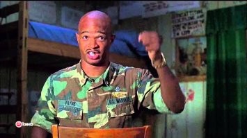 Происшествие на железнодорожных путях в котокафе в Осаке