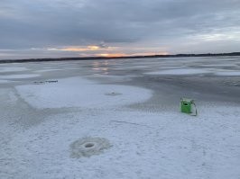 Мне последнее время везет , если и встречу кого то по дороге то это максимум 3-4 человека