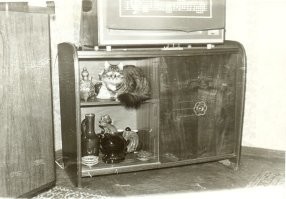 Вот настоящее ретро. 
(Это та, которая в портфеле путешествовала. )