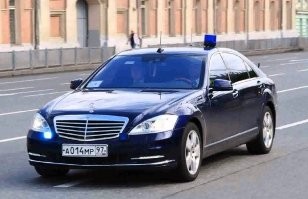 Все животные равны, но некоторые - ровнее :)
Что позволено Юпитеру - не позволено быку.
