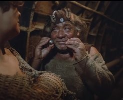 «Грудастая Мэлоун» утверждает, что мужчины боятся её красоты