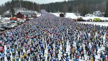 Сначала подумал, что это очередь на подъемник на Кр.Поляне или в приэльбрусье.