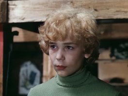 1979. А левого вообще не было. Саре Коннор - 14 лет