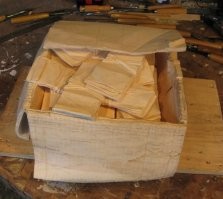 Тоже как у Розенталя, из дерева? ))