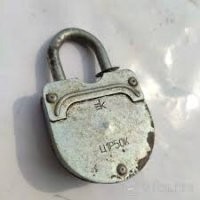 Вот вы тут срётесь не пойми за что. Я вас разведу ))
Найдите мне хоть один современный товар (неважно на Алике, озоне и пр) на котором будет указана цена ?
Вот тогда и поговорим о стабильности Советского Союза, роли горбатого и пр.
