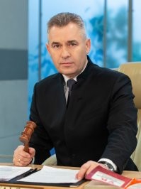 Вот эту мразь надо "благодарить" за закон, защищающий мелких тварей от бесправных теперь учителей.