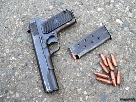 Таких ... недоносков надо лечить свинцовыми примочками. Калибром 7,62 мм