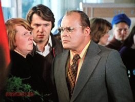 "Спит со всеми подряд и прячет ребёнка": пользователи рассказали о самых бредовых слухах, которые слышали о себе