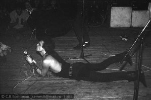 Или: "Это говорю тебе я, ко мне!"