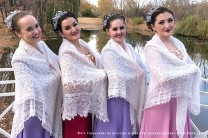 На память приходит только -
"Оренбургский пуховый платок"..