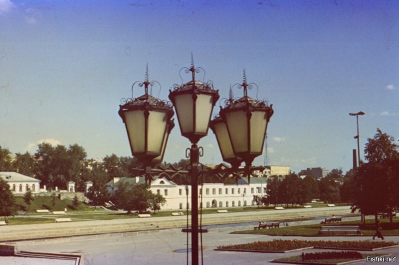 Тогда ещё Свердловск 1990 год. Центральная часть города; Ул. Вайнера и виды плотинки, как её у нас называют.