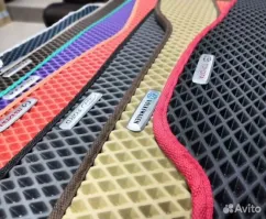 « Сообщается, что EVA основан на костюмах»

Да вот на чём он основан, судя по названию.
Да и по виду