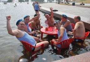 «Ветераны России»
«Офицеры России»
это вот эти чтоль, скрепыши ?