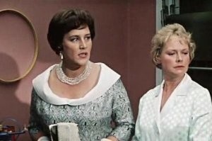 Я не удивлюсь, если ваш Макрон втайне танцует по утрам врисядку!