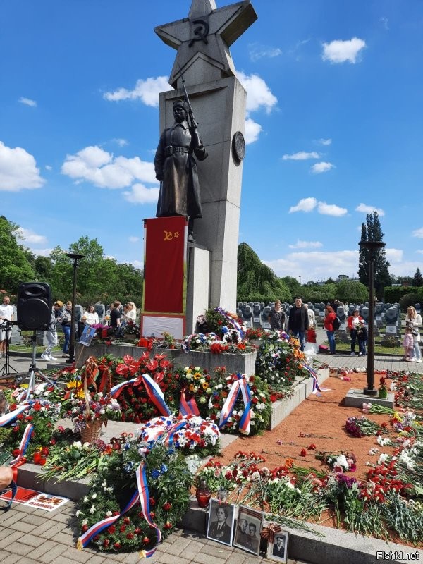 Кладбище советских воинов павших при освобождении Праги, фото от местного жителя