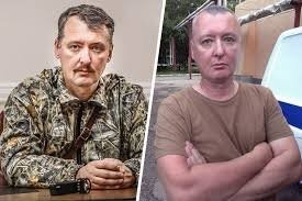 Хе.. 15 лет ему грозит.. А почему никогда не пишут, что грозит полная конфискация имущества,недвижимости,вкладов,инвестиций,заграничных счетов,и всё это же - у родственников?
 Почему всегда получается, что в итоге передвигают на другую должность,а все наворованное остается в семье. 
 Зато у неправильно мыслящих,то тромб оторвался,то граната в самолете взорвалась, то просто в тюрьму навечно упаковали.. Для сравнения - Сердюков и Гиркин сейчас.