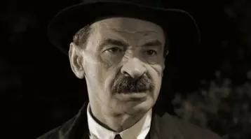 Вот Римский, а на картинке педофил