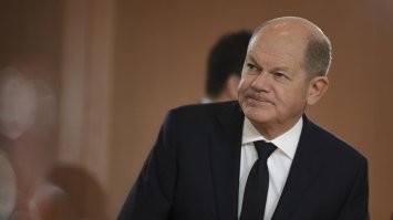 В ответ на предложение искать работу, украинские беженцы обвинили Шольца в геноциде, апартеиде, холокосте и голодоморе