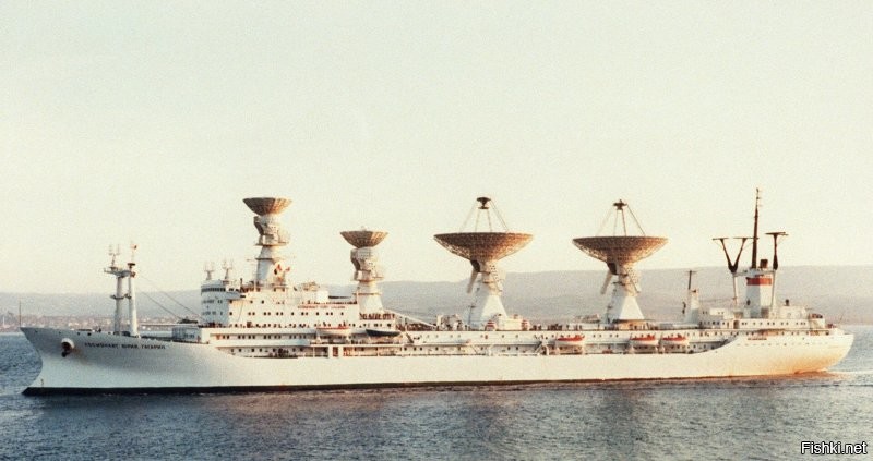 Вот как должно выглядеть научно-исследовательское судно, а не то что на фото.
Блин... как я мог забыть, в СССР производились только галоши.