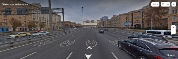 По ленинградке на колесе??? Там разрешённая скорость 80!!! Премию Дарвина посмертно!
Водителя Тойоты жаль... теперь куча геморроя у него...

Но самое главное: 
10.5. Водителю запрещается:
создавать помехи другим транспортным средствам, двигаясь без необходимости со слишком малой скоростью;