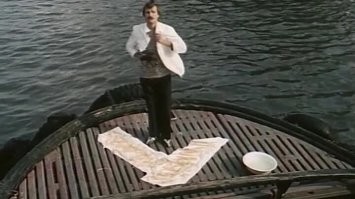 А над ним смеялись. Если кто помнит...