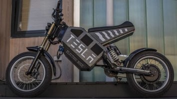 На данный момент самым мощным считается  Tesla electric bike 14000W.