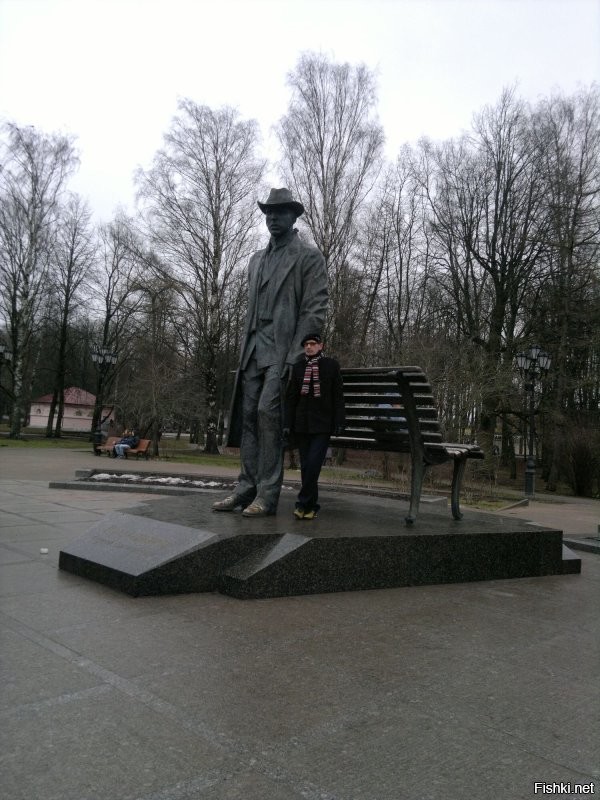 Мне очень понравился памятник Рахманинову у него на родине - в Великом Новгороде.