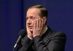 Работница McDonald's посушила половую тряпку над картофелем фри