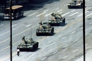 Эх времена изменились. Если преподнести им такой урок то все бы эти активисты исчезли бы как вид.