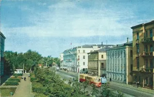 Не просто П. Виноградова, а ПАВЛИНА Виноградова! На этой улице есть роддом, в котором родился некто Едондер Пуп!)))