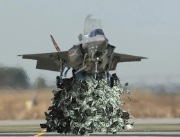 И звук при падении такой характерный был. Как будто 108 миллионов долларов в унитаз спустили.