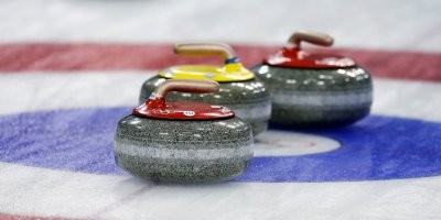 Встретились на пустой дороге