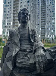 в Перми есть сквер Георгия Буркова.
Фотки из яндекса: