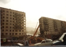Ага.
Тогда всего лишь дома и поезда в метро взрывали.
Детей в Беслане.
Ты и правда идиот малолетний и не знаешь что было в 90-е!!!!