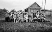 Подрастут – и будет пацанчик как в малиннике...