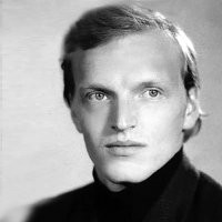 Можно было-бы и про одного из ее мужей вспомнить. Александр Кайдановский.