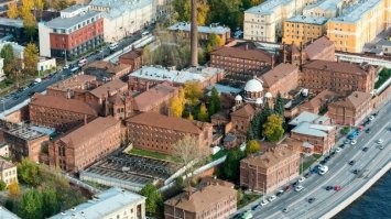 Вот самая классная идея: наши старые Кресты под отель переделать. И не обязательно звёздный - чем дешевле, тем лучше. Отбою от иностранцев не будет. Да и наши любители экзотики с удовольствием подтянутся.