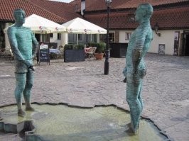 10 неожиданных памятников со всего мира, доказывающих, что фантазия скульпторов не знает границ