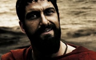 Машинист туристического поезда ногой отогнал неосторожную женщину