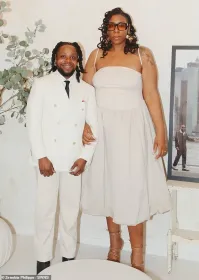 Ё.Т.М.(ёптвоюмать)!
Да это же кинг конг.Рост тут вообще не при чём.Кого только пин.досы не ипут.