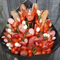 Видимо жирная свинья хотела такой букет, а получила цветы.