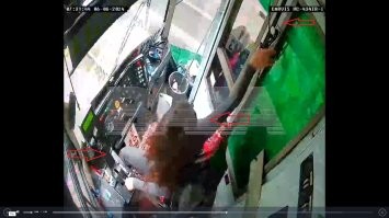 А не кого не смущает видео из кабины трамвая на 35 секунде?