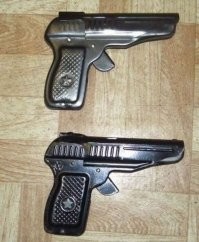 Вспомнились пистоны для этого пистолета.
Эх, хорошая игрушка была!!!