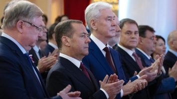 15к$ за покрасить кусок асфальта 10х10?