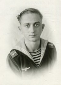 Курсант Военно-морского авиационного училища (93е В.М.А.У.). Котлы Ленинградской области. 13 мая 1955г.