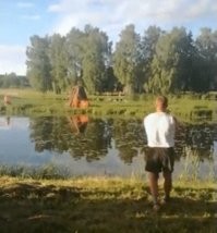 А там влюблённые совокупляются..