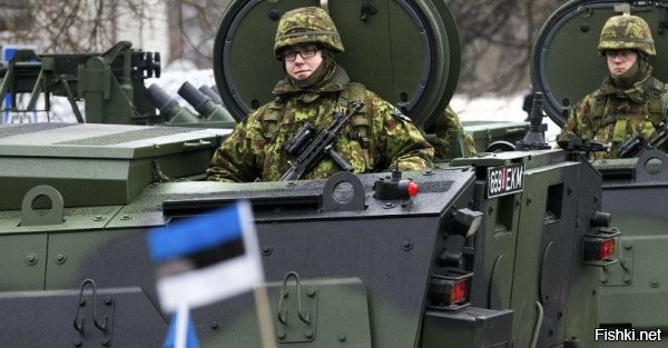 В Эстонии планирует организовать курсы гражданской обороны



Правительство Эстонии намерено организовать программы обучения в области гражданской обороны для порядка 500 тысяч человек к 2027 году. Об этом заявил глава МВД балтийской республики Лаури Ляэнеметс, сообщает ERR.ee.

По его словам, обучение будет организовано в онлайн-формате, подготовку курсов планируется завершить к осени.

«Если сегодня 15% населения полностью готовы к кризисам, то к 2027 мы хотим, чтобы суммарно 40% населения знали, как действовать в кризисных ситуациях. К 2027 году как минимум 500 тысяч человек должны пройти различные тренинги»,   сказал Ляэнеметс.
Министр подчеркнул, что в следующем году правительство постарается разработать «контактные тренинги, которые будут давать больше знаний и навыков».

Ранее министр обороны Эстонии Ханно Певкур заявил, что Евросоюз должен увеличить число подготовленных бойцов Вооруженных сил Украины до 100 тысяч.
   

Парадокс: дачный пригород Санкт-Петербурга готовится к войне с городом Санкт-Петербург.